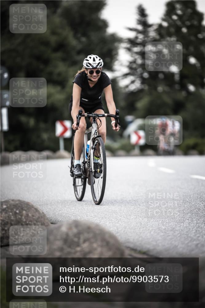21.06.2026 - 29. Vierlanden-Triathlon H.Heesch http://msf.ph/oto/9903573 21.06.2026 10:16:26 Radfahren 83, 249, 392, 409, 468, 473 meine-sportfotos.de