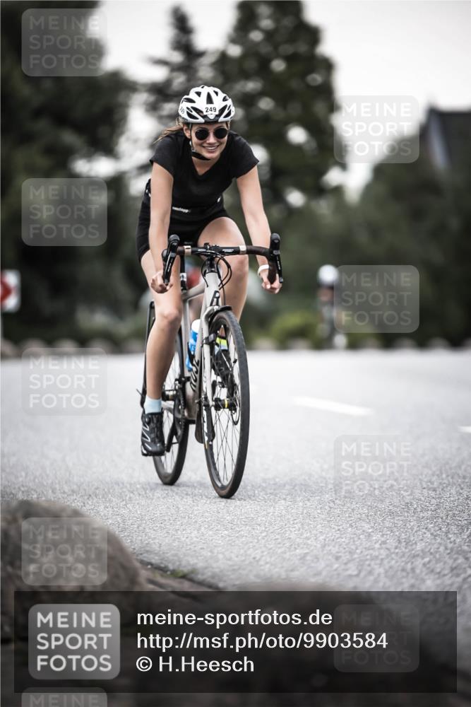 21.06.2026 - 29. Vierlanden-Triathlon H.Heesch http://msf.ph/oto/9903584 21.06.2026 10:16:26 Radfahren 83, 249, 392, 409, 468, 473 meine-sportfotos.de
