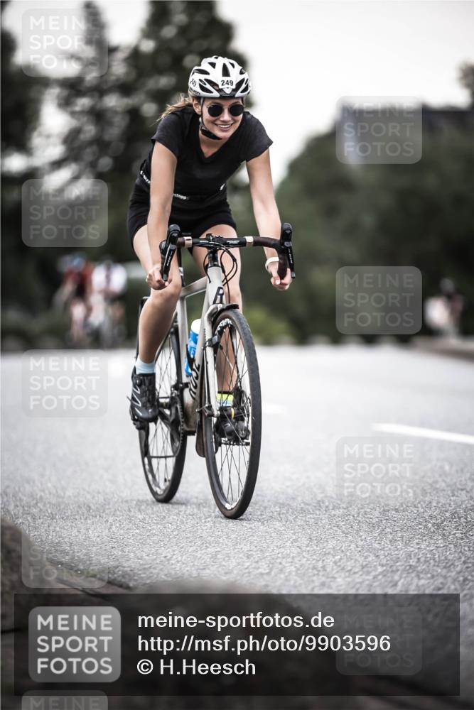 21.06.2026 - 29. Vierlanden-Triathlon H.Heesch http://msf.ph/oto/9903596 21.06.2026 10:16:27 Radfahren 83, 249, 392, 409, 473 meine-sportfotos.de