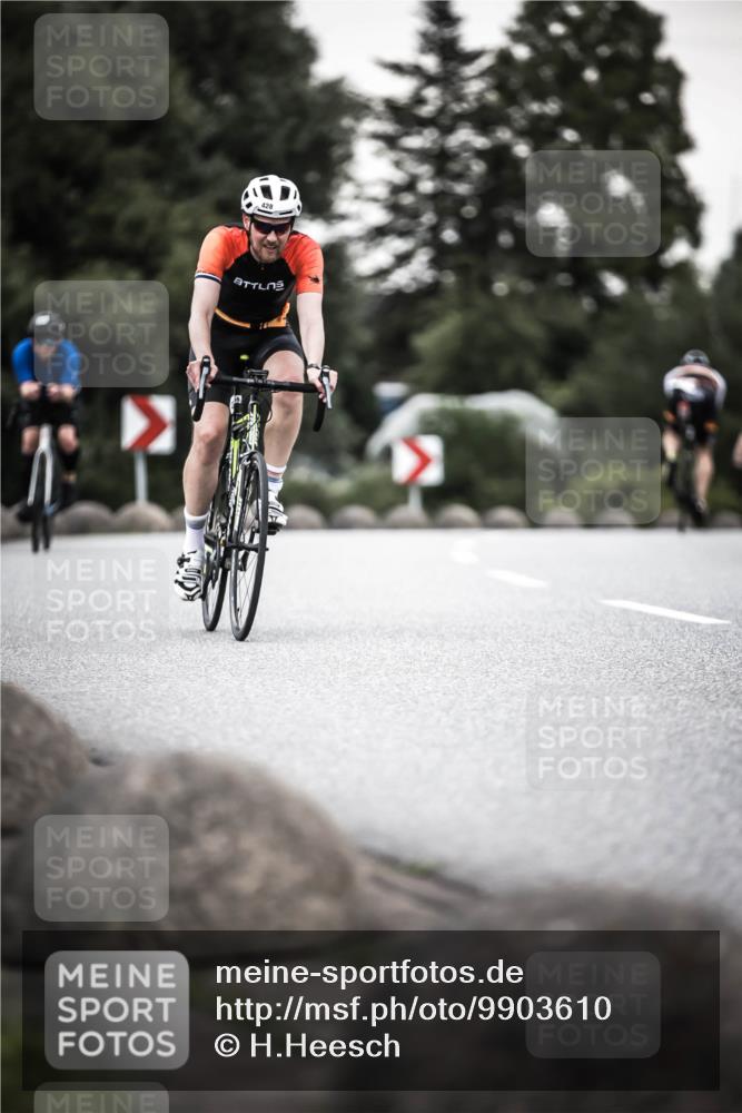 21.06.2026 - 29. Vierlanden-Triathlon H.Heesch http://msf.ph/oto/9903610 21.06.2026 10:17:48 Radfahren 3, 63, 428, 458, 471 meine-sportfotos.de