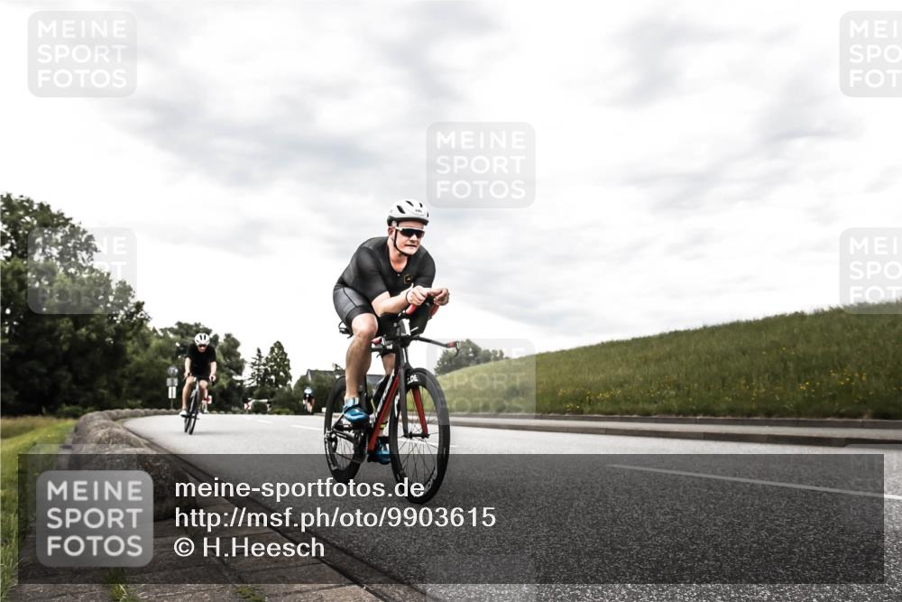 21.06.2026 - 29. Vierlanden-Triathlon H.Heesch http://msf.ph/oto/9903615 21.06.2026 10:13:20 Radfahren 60, 126, 395, 431 meine-sportfotos.de