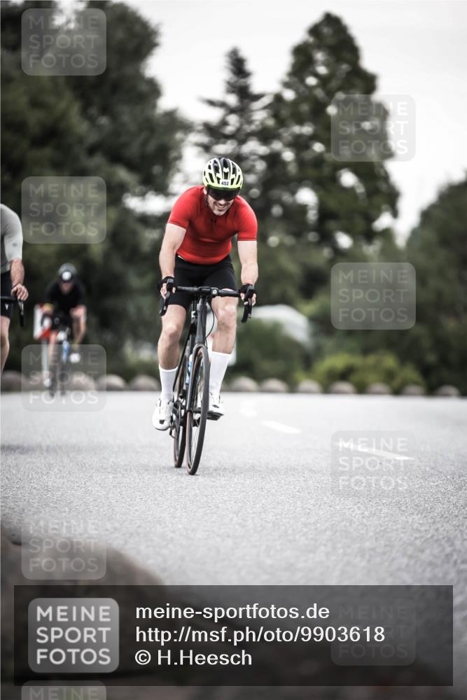 21.06.2026 - 29. Vierlanden-Triathlon H.Heesch http://msf.ph/oto/9903618 21.06.2026 10:17:32 Radfahren 77, 107, 116, 210, 211, 419, 445, 452 meine-sportfotos.de