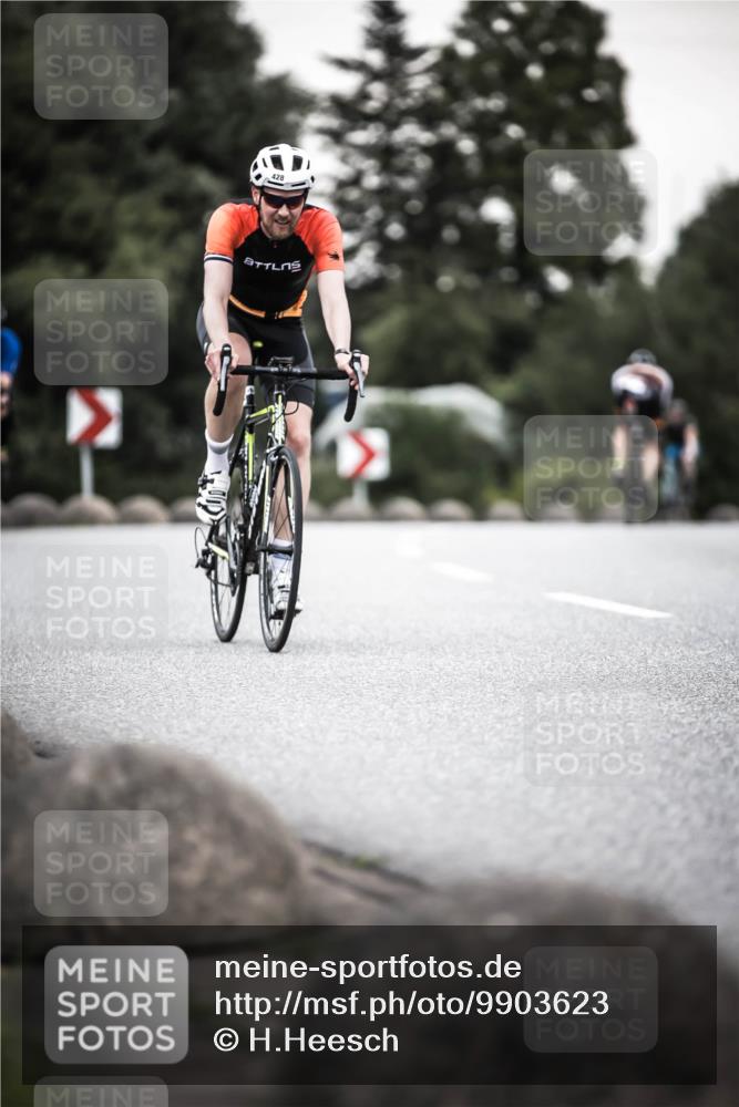 21.06.2026 - 29. Vierlanden-Triathlon H.Heesch http://msf.ph/oto/9903623 21.06.2026 10:17:48 Radfahren 3, 63, 428, 458, 471 meine-sportfotos.de