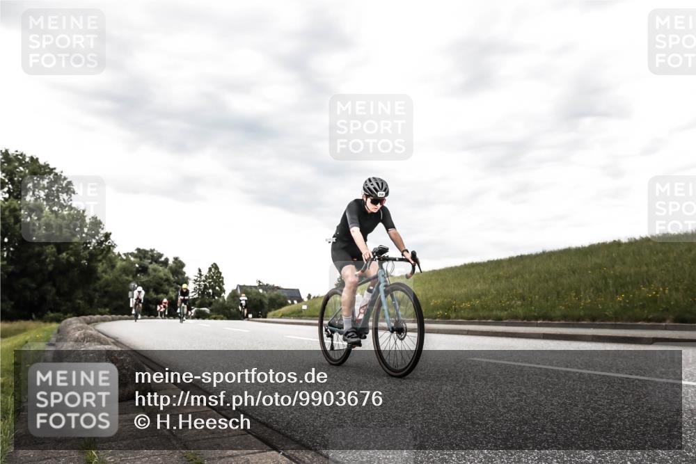 21.06.2026 - 29. Vierlanden-Triathlon H.Heesch http://msf.ph/oto/9903676 21.06.2026 10:14:15 Radfahren 6, 37, 130, 140, 195, 238, 464 meine-sportfotos.de