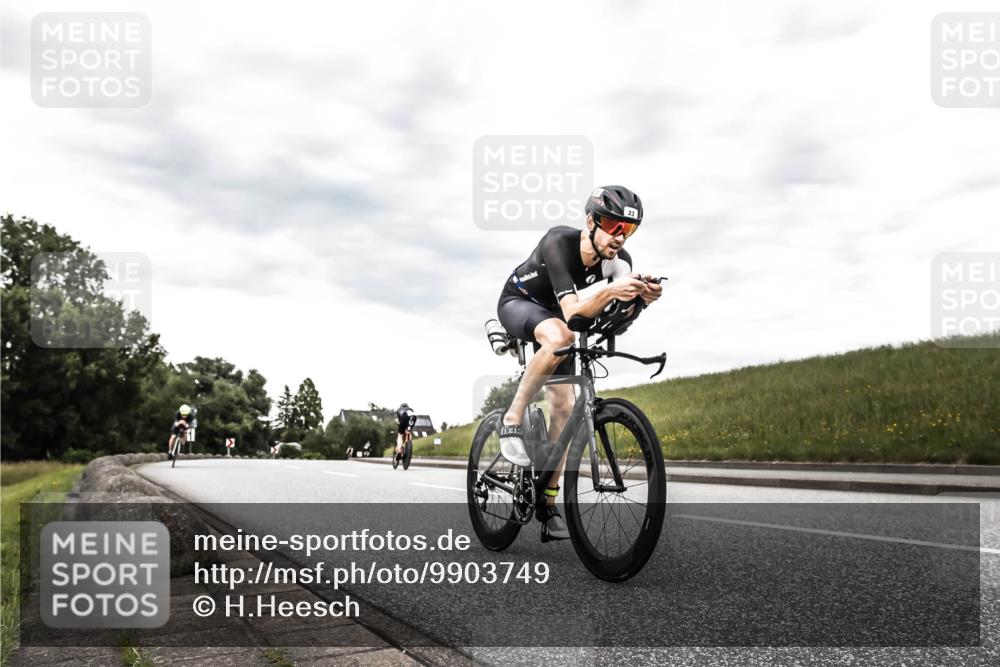 21.06.2026 - 29. Vierlanden-Triathlon H.Heesch http://msf.ph/oto/9903749 21.06.2026 10:15:16 Radfahren 23, 33, 111 meine-sportfotos.de