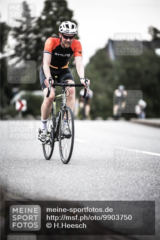 21.06.2026 - 29. Vierlanden-Triathlon H.Heesch http://msf.ph/oto/9903750 21.06.2026 10:17:49 Radfahren 3, 428, 471 meine-sportfotos.de