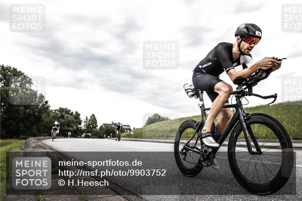 21.06.2026 - 29. Vierlanden-Triathlon H.Heesch http://msf.ph/oto/9903752 21.06.2026 10:15:16 Radfahren 23, 33, 111 meine-sportfotos.de