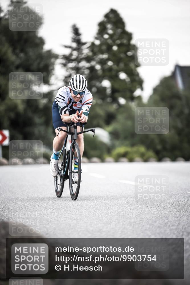21.06.2026 - 29. Vierlanden-Triathlon H.Heesch http://msf.ph/oto/9903754 21.06.2026 10:18:46 Radfahren 148, 290 meine-sportfotos.de