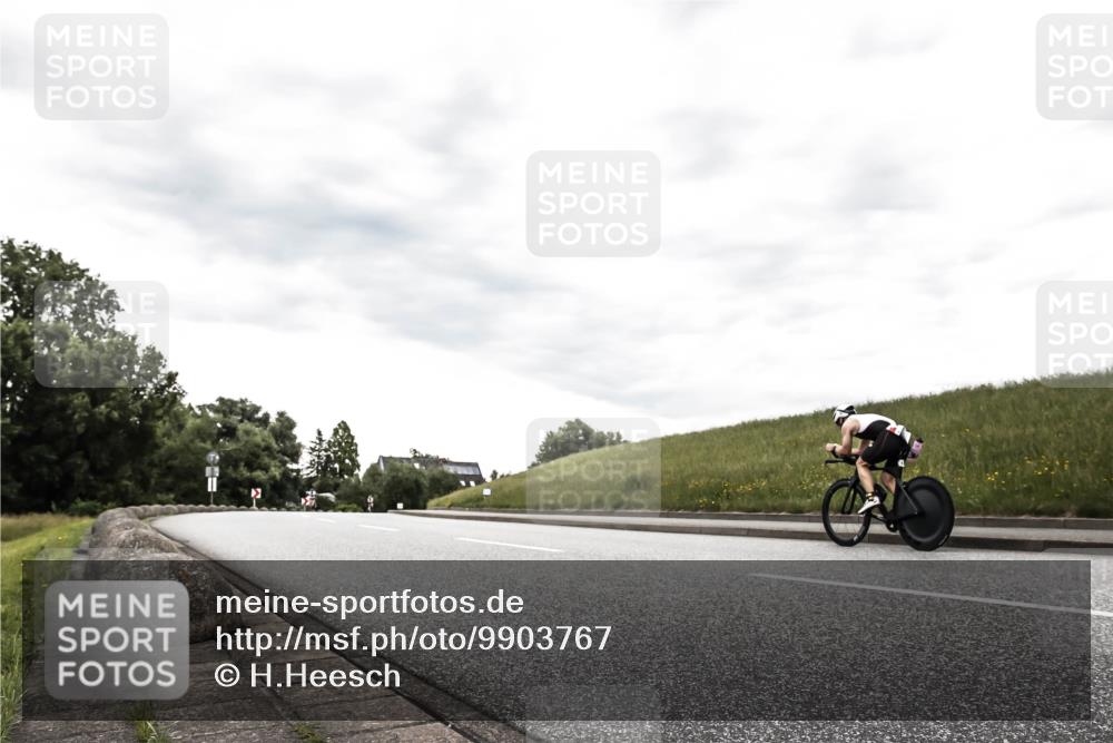 21.06.2026 - 29. Vierlanden-Triathlon H.Heesch http://msf.ph/oto/9903767 21.06.2026 10:15:35 Radfahren 98, 172, 193, 240 meine-sportfotos.de