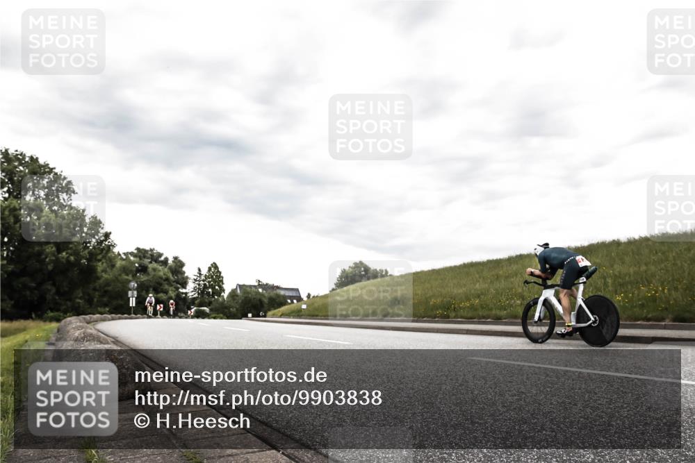 21.06.2026 - 29. Vierlanden-Triathlon H.Heesch http://msf.ph/oto/9903838 21.06.2026 10:16:09 Radfahren 30, 50, 443 meine-sportfotos.de