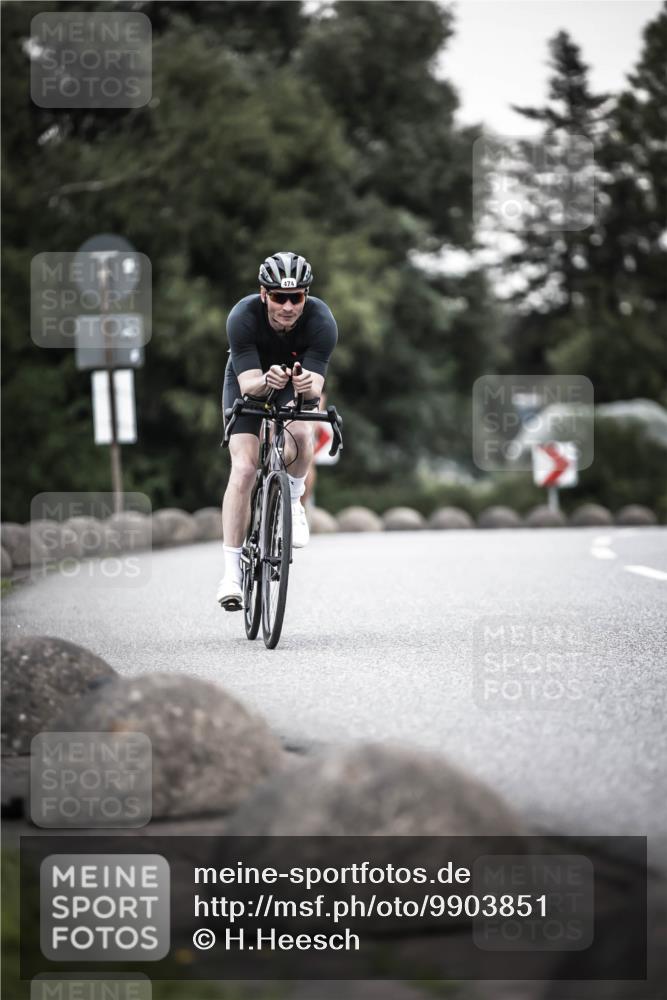 21.06.2026 - 29. Vierlanden-Triathlon H.Heesch http://msf.ph/oto/9903851 21.06.2026 10:18:01 Radfahren 64, 191, 422, 439, 444, 474, 477 meine-sportfotos.de
