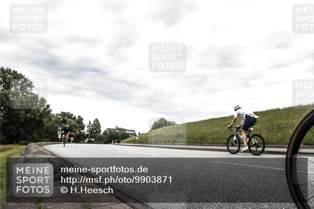 21.06.2026 - 29. Vierlanden-Triathlon H.Heesch http://msf.ph/oto/9903871 21.06.2026 10:17:34 Radfahren 77, 107, 116, 210, 211, 419, 445, 452 meine-sportfotos.de