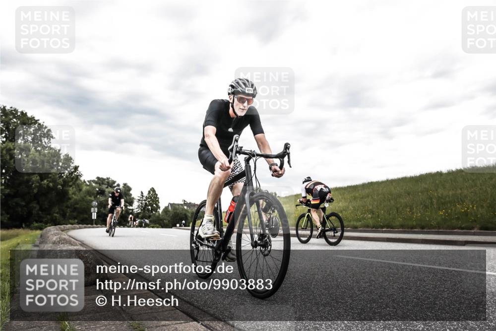 21.06.2026 - 29. Vierlanden-Triathlon H.Heesch http://msf.ph/oto/9903883 21.06.2026 10:17:44 Radfahren 63, 458, 475 meine-sportfotos.de