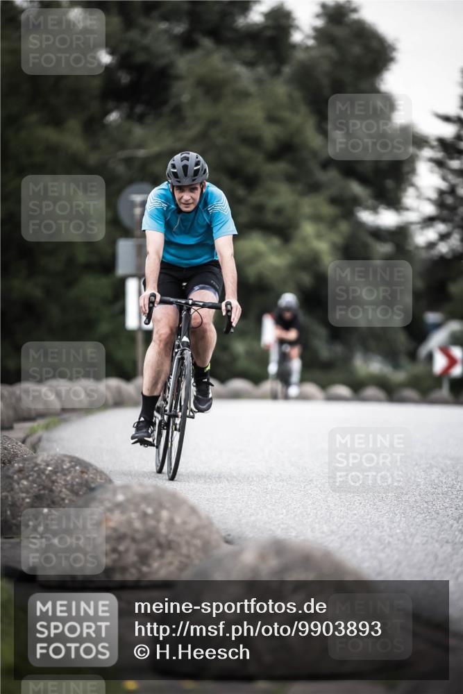 21.06.2026 - 29. Vierlanden-Triathlon H.Heesch http://msf.ph/oto/9903893 21.06.2026 10:19:08 Radfahren 24, 45, 261, 418, 470 meine-sportfotos.de