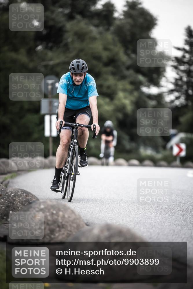 21.06.2026 - 29. Vierlanden-Triathlon H.Heesch http://msf.ph/oto/9903899 21.06.2026 10:19:08 Radfahren 24, 45, 261, 418, 470 meine-sportfotos.de
