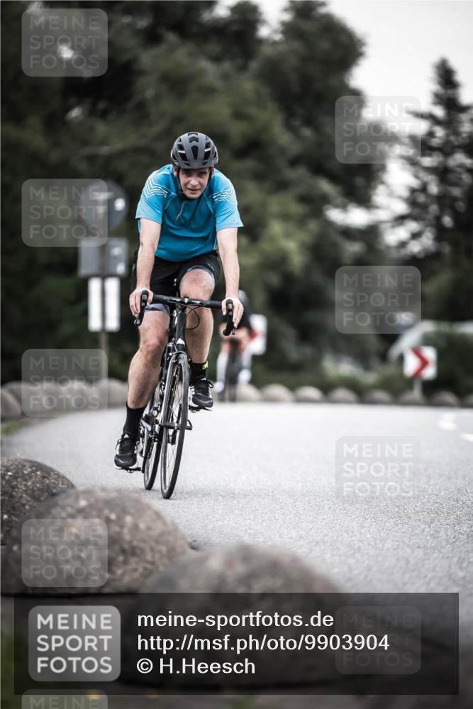 21.06.2026 - 29. Vierlanden-Triathlon H.Heesch http://msf.ph/oto/9903904 21.06.2026 10:19:08 Radfahren 24, 45, 261, 418, 470 meine-sportfotos.de