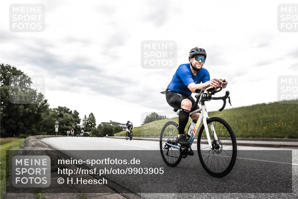 21.06.2026 - 29. Vierlanden-Triathlon H.Heesch http://msf.ph/oto/9903905 21.06.2026 10:17:51 Radfahren 3, 428, 471 meine-sportfotos.de