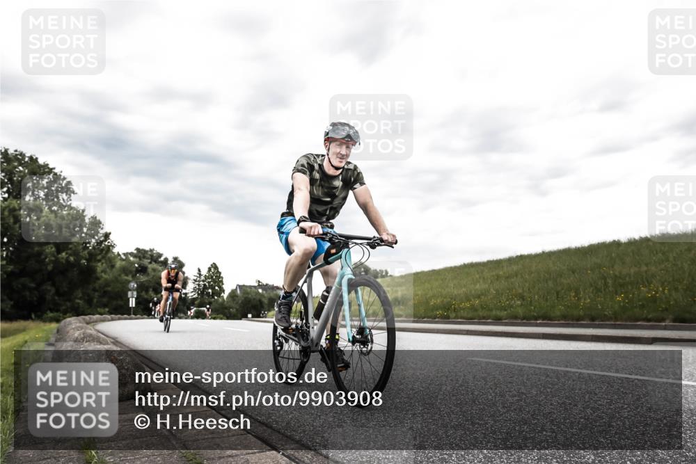 21.06.2026 - 29. Vierlanden-Triathlon H.Heesch http://msf.ph/oto/9903908 21.06.2026 10:17:57 Radfahren 3, 422, 444 meine-sportfotos.de