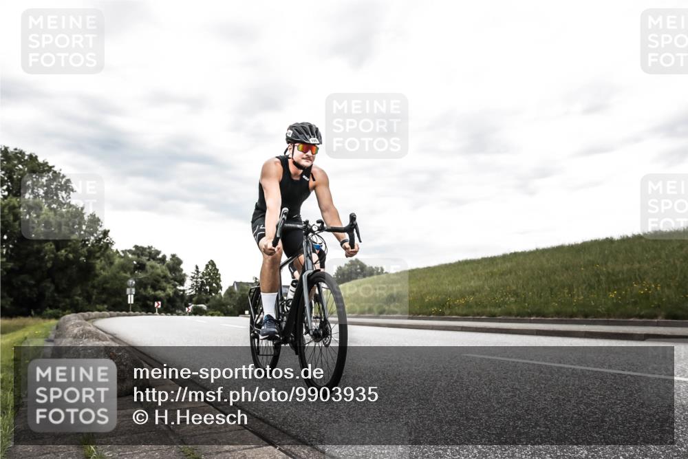 21.06.2026 - 29. Vierlanden-Triathlon H.Heesch http://msf.ph/oto/9903935 21.06.2026 10:18:18 Radfahren 105, 124, 279 meine-sportfotos.de