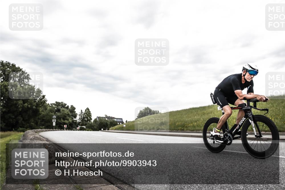 21.06.2026 - 29. Vierlanden-Triathlon H.Heesch http://msf.ph/oto/9903943 21.06.2026 10:18:18 Radfahren 105, 124, 279 meine-sportfotos.de