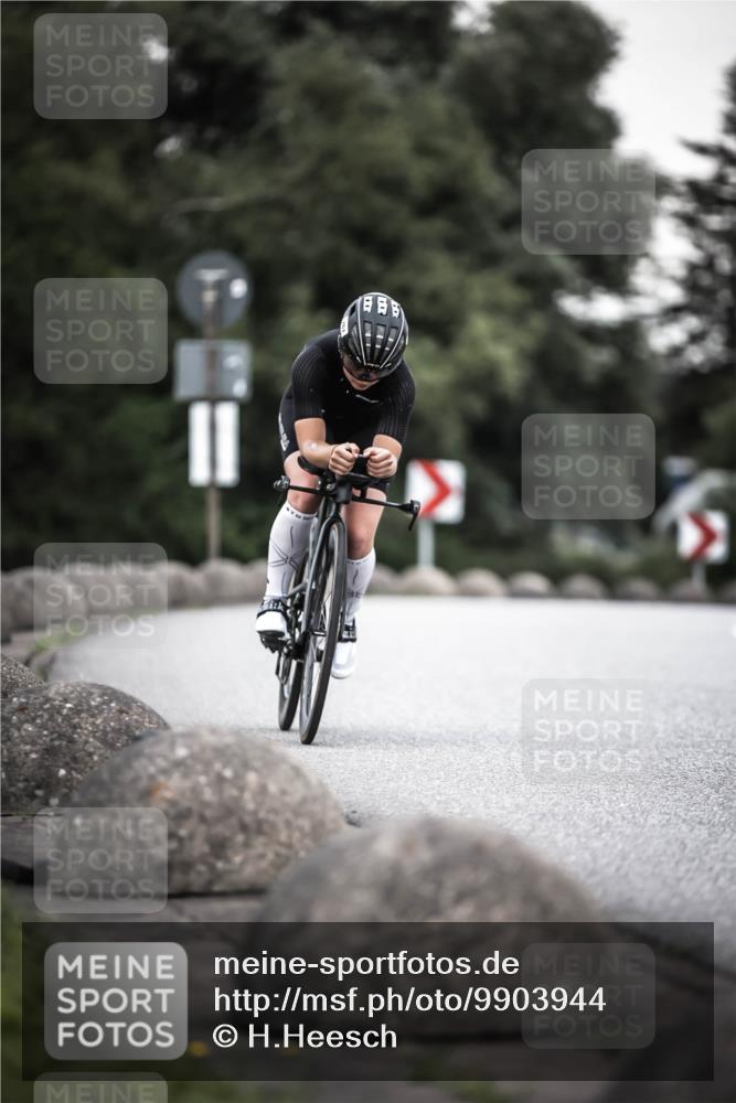 21.06.2026 - 29. Vierlanden-Triathlon H.Heesch http://msf.ph/oto/9903944 21.06.2026 10:19:11 Radfahren 24, 45, 247, 261, 418 meine-sportfotos.de