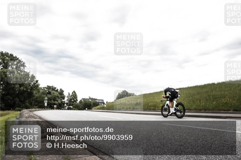 21.06.2026 - 29. Vierlanden-Triathlon H.Heesch http://msf.ph/oto/9903959 21.06.2026 10:18:52 Radfahren  meine-sportfotos.de