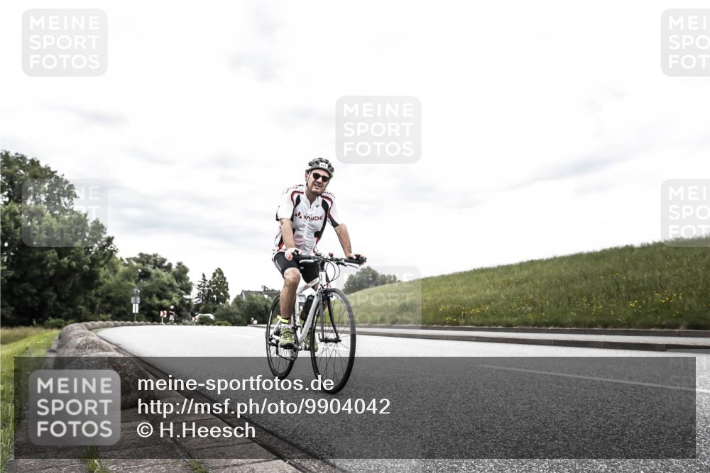 21.06.2026 - 29. Vierlanden-Triathlon H.Heesch http://msf.ph/oto/9904042 21.06.2026 10:23:47 Radfahren 12, 62, 202, 239, 288, 375, 402, 621 meine-sportfotos.de