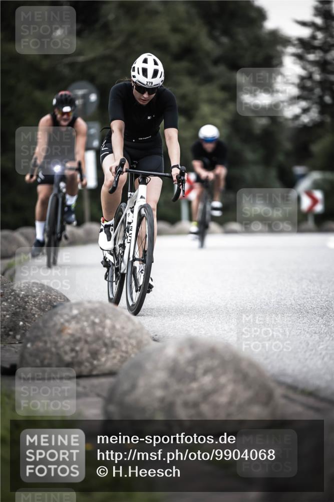 21.06.2026 - 29. Vierlanden-Triathlon H.Heesch http://msf.ph/oto/9904068 21.06.2026 10:18:16 Radfahren 105, 124, 279 meine-sportfotos.de