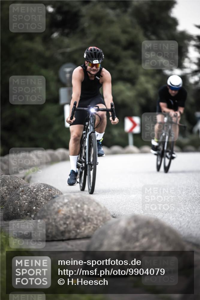 21.06.2026 - 29. Vierlanden-Triathlon H.Heesch http://msf.ph/oto/9904079 21.06.2026 10:18:17 Radfahren 105, 124, 279 meine-sportfotos.de