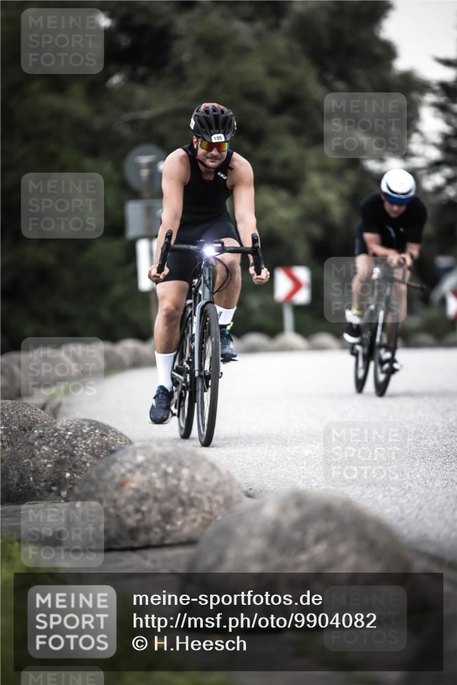 21.06.2026 - 29. Vierlanden-Triathlon H.Heesch http://msf.ph/oto/9904082 21.06.2026 10:18:17 Radfahren 105, 124, 279 meine-sportfotos.de