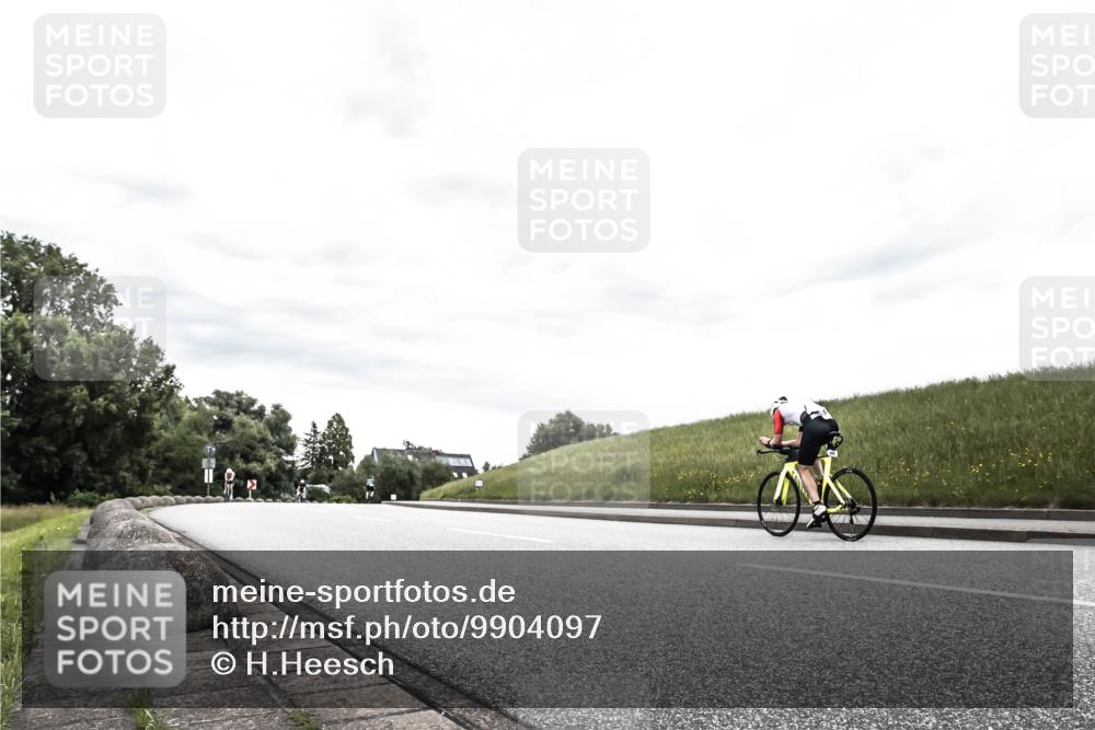 21.06.2026 - 29. Vierlanden-Triathlon H.Heesch http://msf.ph/oto/9904097 21.06.2026 10:24:14 Radfahren 32, 204, 240 meine-sportfotos.de