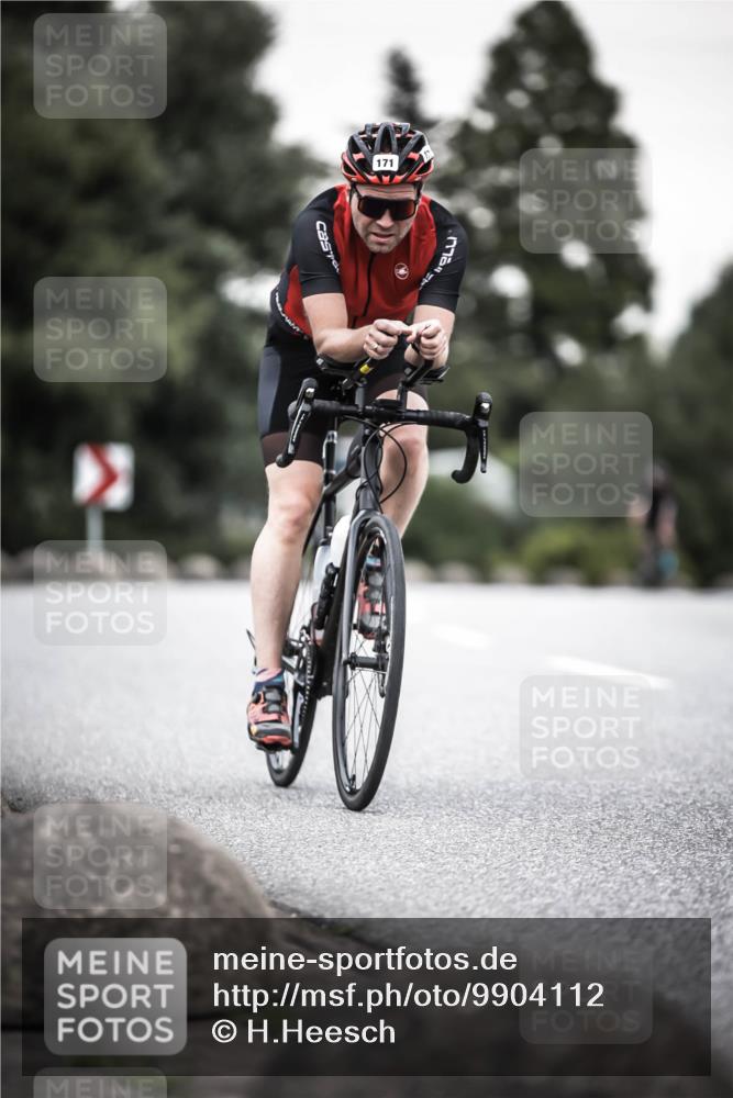 21.06.2026 - 29. Vierlanden-Triathlon H.Heesch http://msf.ph/oto/9904112 21.06.2026 10:19:29 Radfahren 171, 184, 242 meine-sportfotos.de