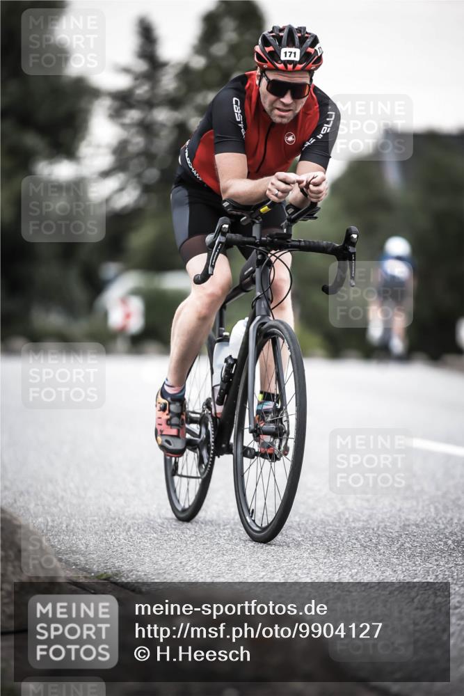 21.06.2026 - 29. Vierlanden-Triathlon H.Heesch http://msf.ph/oto/9904127 21.06.2026 10:19:29 Radfahren 171, 184, 242 meine-sportfotos.de