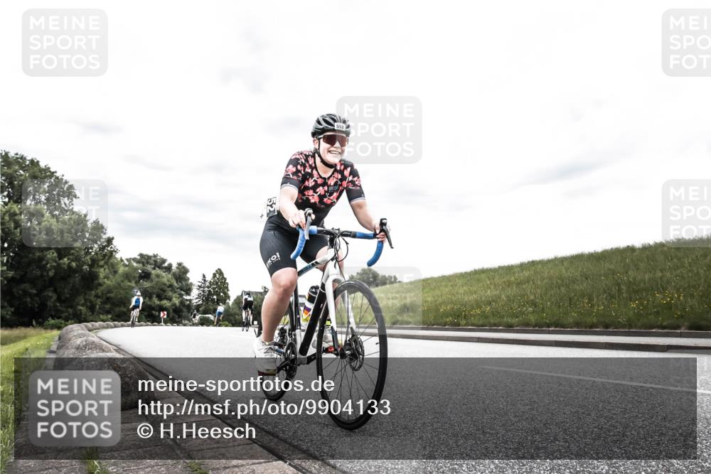 21.06.2026 - 29. Vierlanden-Triathlon H.Heesch http://msf.ph/oto/9904133 21.06.2026 10:24:34 Radfahren 84, 94, 169, 370, 552, 622, 625 meine-sportfotos.de