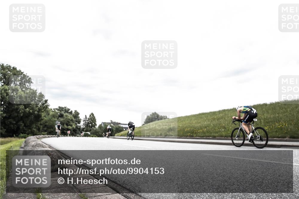 21.06.2026 - 29. Vierlanden-Triathlon H.Heesch http://msf.ph/oto/9904153 21.06.2026 10:24:38 Radfahren 71, 207, 625 meine-sportfotos.de