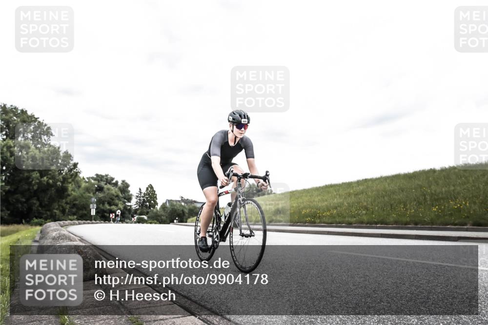21.06.2026 - 29. Vierlanden-Triathlon H.Heesch http://msf.ph/oto/9904178 21.06.2026 10:25:05 Radfahren 42, 210, 480, 577 meine-sportfotos.de