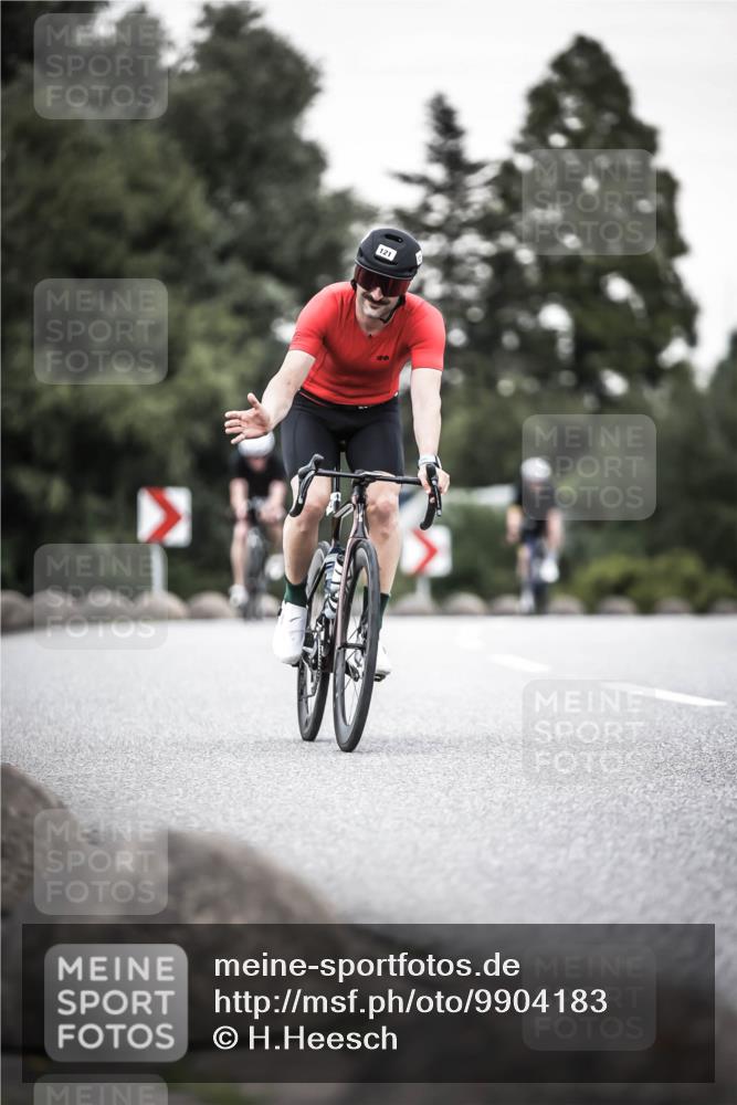 21.06.2026 - 29. Vierlanden-Triathlon H.Heesch http://msf.ph/oto/9904183 21.06.2026 10:18:32 Radfahren 87, 121, 393, 442, 446 meine-sportfotos.de