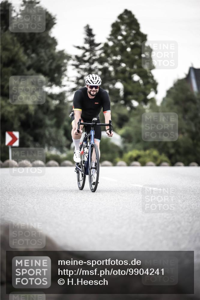 21.06.2026 - 29. Vierlanden-Triathlon H.Heesch http://msf.ph/oto/9904241 21.06.2026 10:18:37 Radfahren 442, 446 meine-sportfotos.de