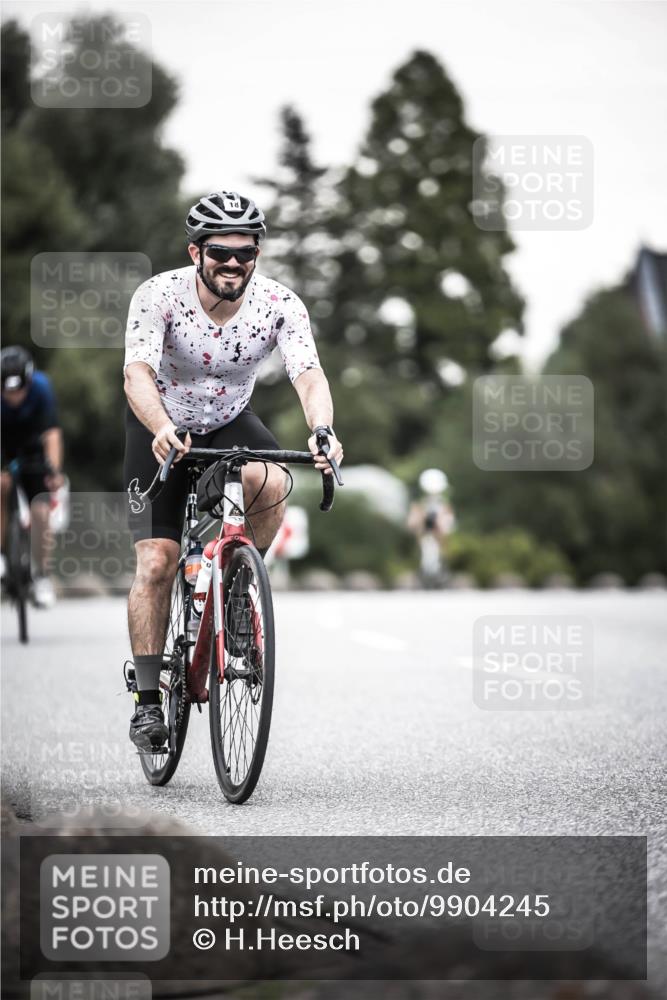 21.06.2026 - 29. Vierlanden-Triathlon H.Heesch http://msf.ph/oto/9904245 21.06.2026 10:19:52 Radfahren 18, 21, 69, 146, 163, 268, 400 meine-sportfotos.de