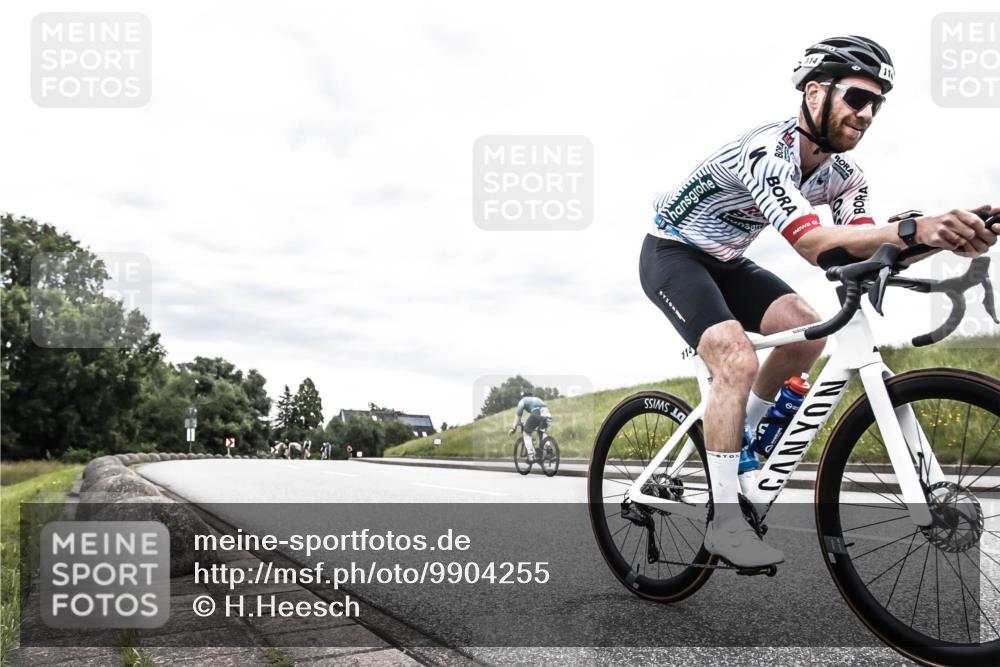 21.06.2026 - 29. Vierlanden-Triathlon H.Heesch http://msf.ph/oto/9904255 21.06.2026 10:25:54 Radfahren 114, 380, 382 meine-sportfotos.de