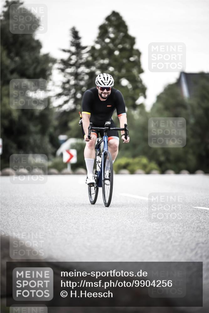 21.06.2026 - 29. Vierlanden-Triathlon H.Heesch http://msf.ph/oto/9904256 21.06.2026 10:18:37 Radfahren 442, 446 meine-sportfotos.de