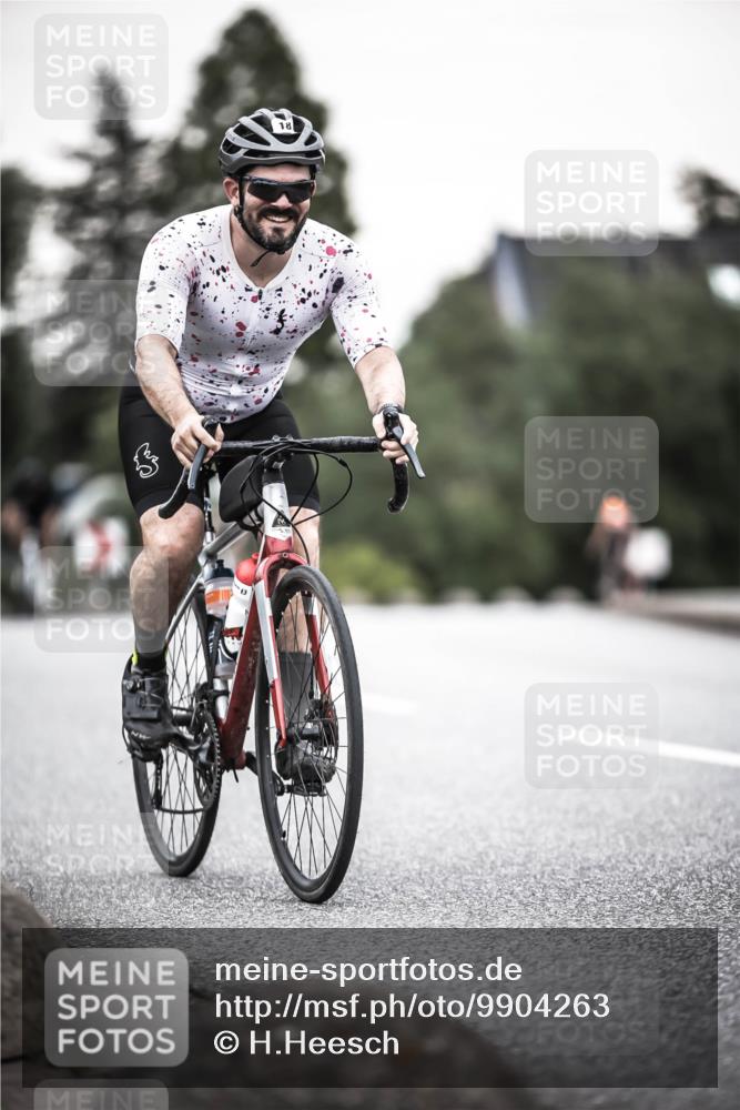 21.06.2026 - 29. Vierlanden-Triathlon H.Heesch http://msf.ph/oto/9904263 21.06.2026 10:19:52 Radfahren 18, 21, 69, 146, 163, 268, 400 meine-sportfotos.de