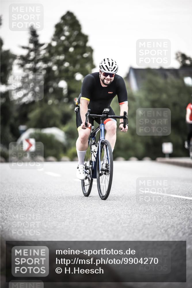 21.06.2026 - 29. Vierlanden-Triathlon H.Heesch http://msf.ph/oto/9904270 21.06.2026 10:18:37 Radfahren 442, 446 meine-sportfotos.de
