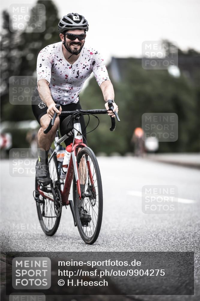 21.06.2026 - 29. Vierlanden-Triathlon H.Heesch http://msf.ph/oto/9904275 21.06.2026 10:19:52 Radfahren 18, 21, 69, 146, 163, 268, 400 meine-sportfotos.de