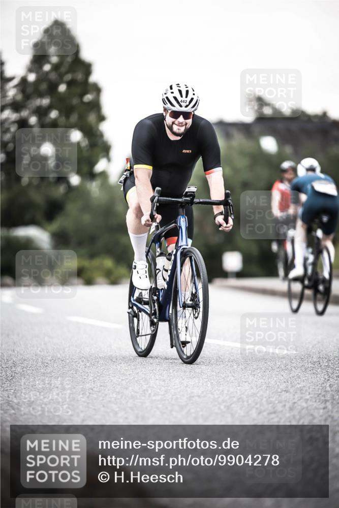 21.06.2026 - 29. Vierlanden-Triathlon H.Heesch http://msf.ph/oto/9904278 21.06.2026 10:18:38 Radfahren 148, 442, 446 meine-sportfotos.de