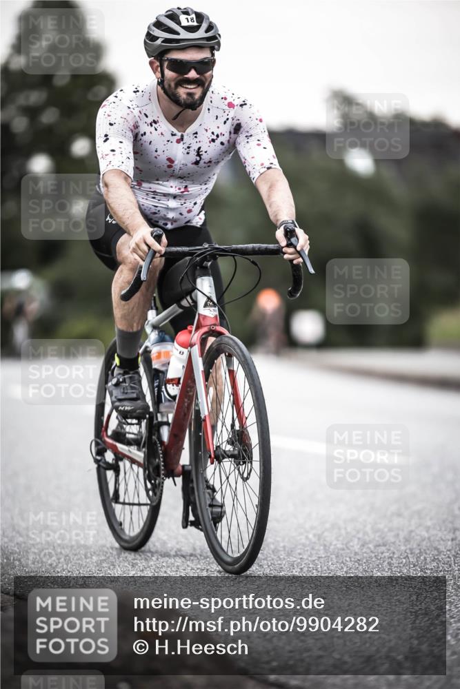 21.06.2026 - 29. Vierlanden-Triathlon H.Heesch http://msf.ph/oto/9904282 21.06.2026 10:19:52 Radfahren 18, 21, 69, 146, 163, 268, 400 meine-sportfotos.de