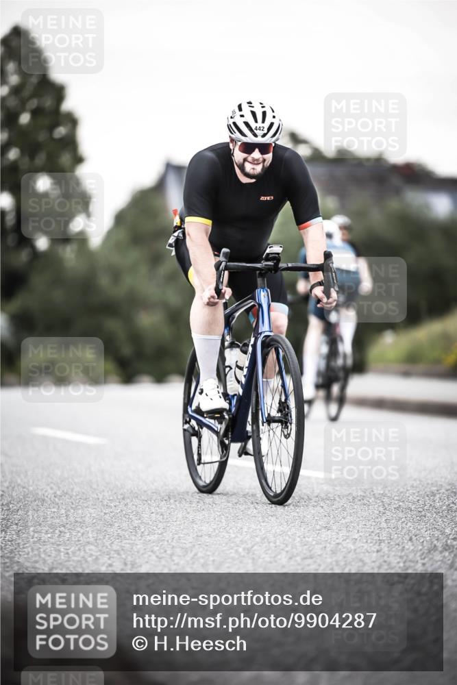 21.06.2026 - 29. Vierlanden-Triathlon H.Heesch http://msf.ph/oto/9904287 21.06.2026 10:18:38 Radfahren 148, 442, 446 meine-sportfotos.de