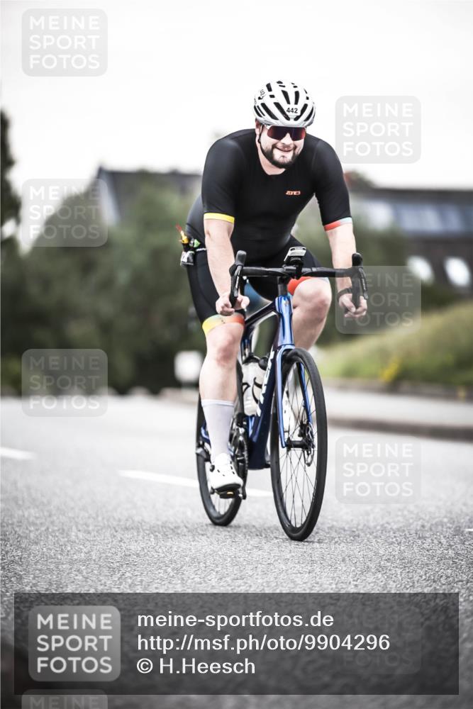 21.06.2026 - 29. Vierlanden-Triathlon H.Heesch http://msf.ph/oto/9904296 21.06.2026 10:18:38 Radfahren 148, 442, 446 meine-sportfotos.de