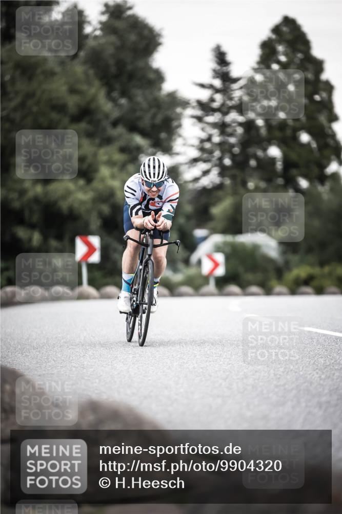 21.06.2026 - 29. Vierlanden-Triathlon H.Heesch http://msf.ph/oto/9904320 21.06.2026 10:18:46 Radfahren 148, 290 meine-sportfotos.de