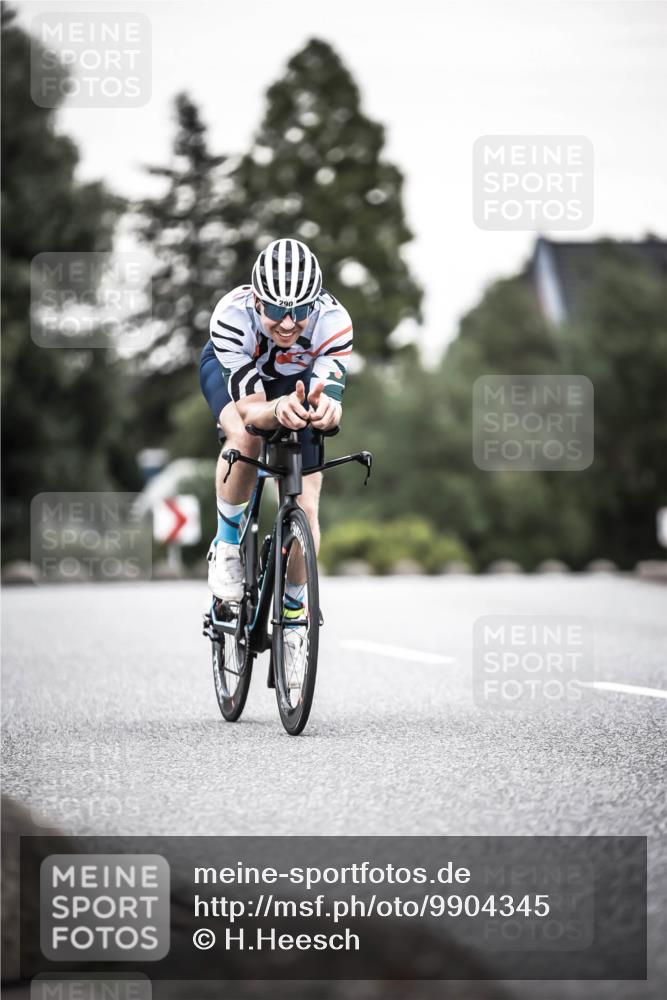 21.06.2026 - 29. Vierlanden-Triathlon H.Heesch http://msf.ph/oto/9904345 21.06.2026 10:18:46 Radfahren 148, 290 meine-sportfotos.de
